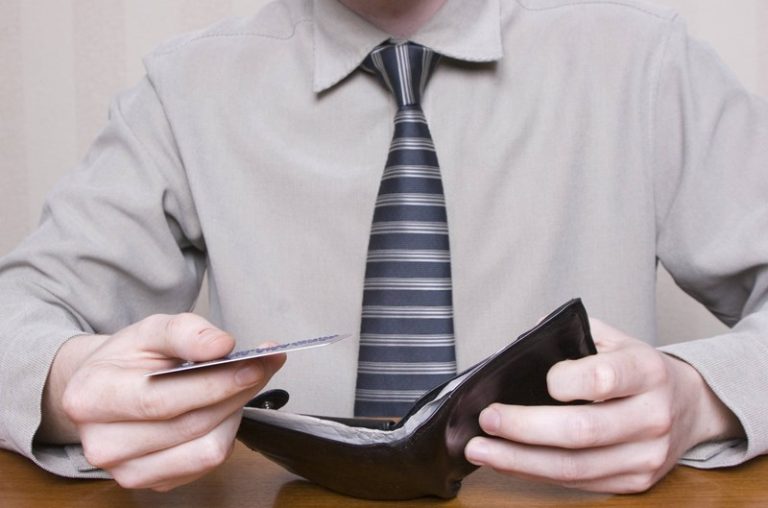 Claim flat rate expenses for work clothing and tools